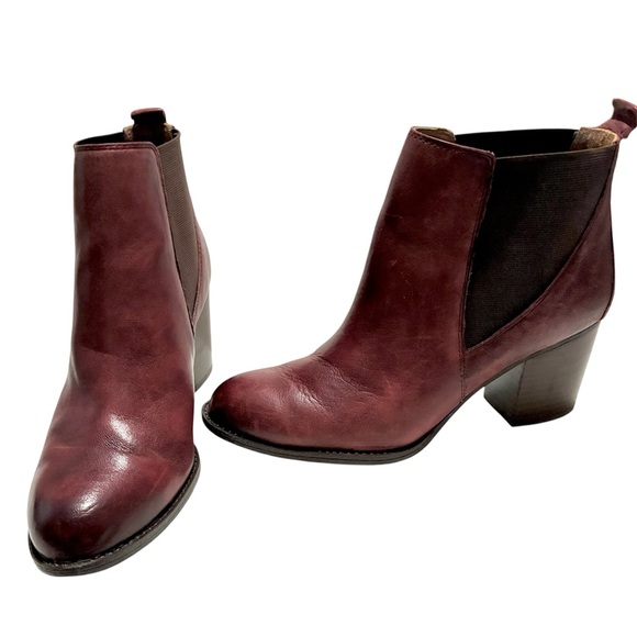 Söfft Ankle Boots Size 9.5M Burgundy Leather Chelsea Block Heel Comfort - Picture 1 of 9